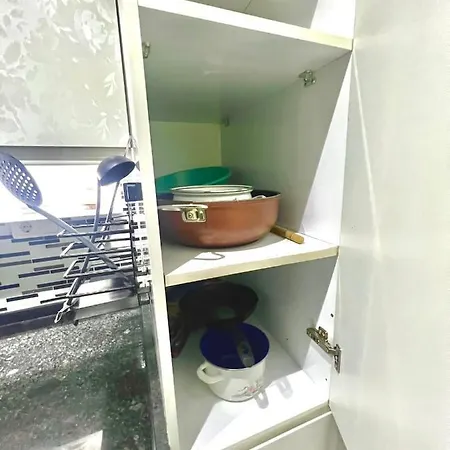 من غرفتين وصاله في يوسف باشا امام محطة الترامفاي Appartement *