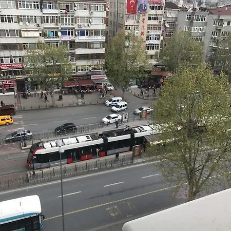 من غرفتين وصاله في يوسف باشا امام محطة الترامفاي Apartmán Istanbulská provincie